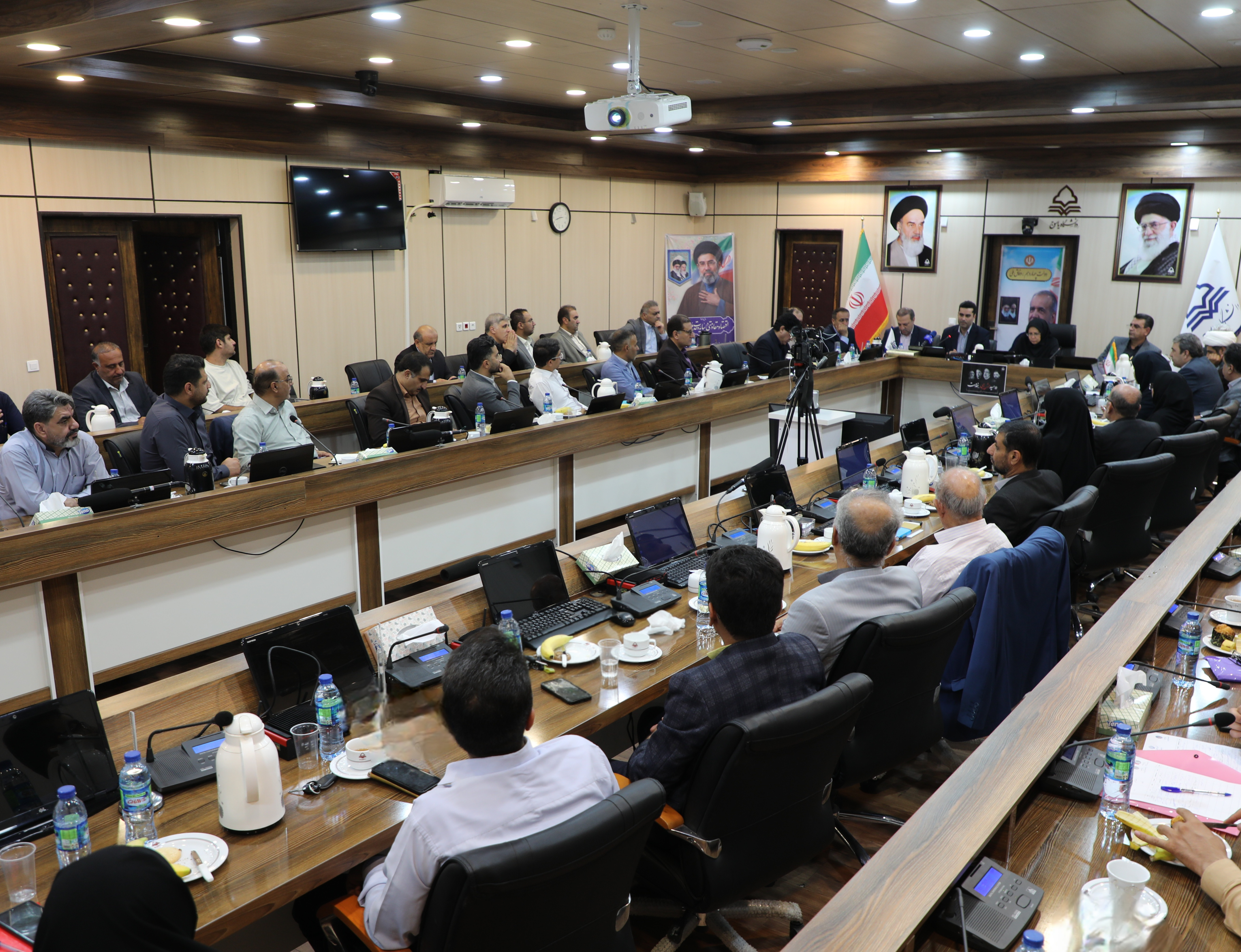 نشست هم‌اندیشی زیست‌بوم علم، فناوری و اقتصاد دانش‌بنیان در دانشگاه یاسوج / تاکید بر نقش پیشران نخبگان و حرکت به سوی دانشگاه‌های نسل جدید