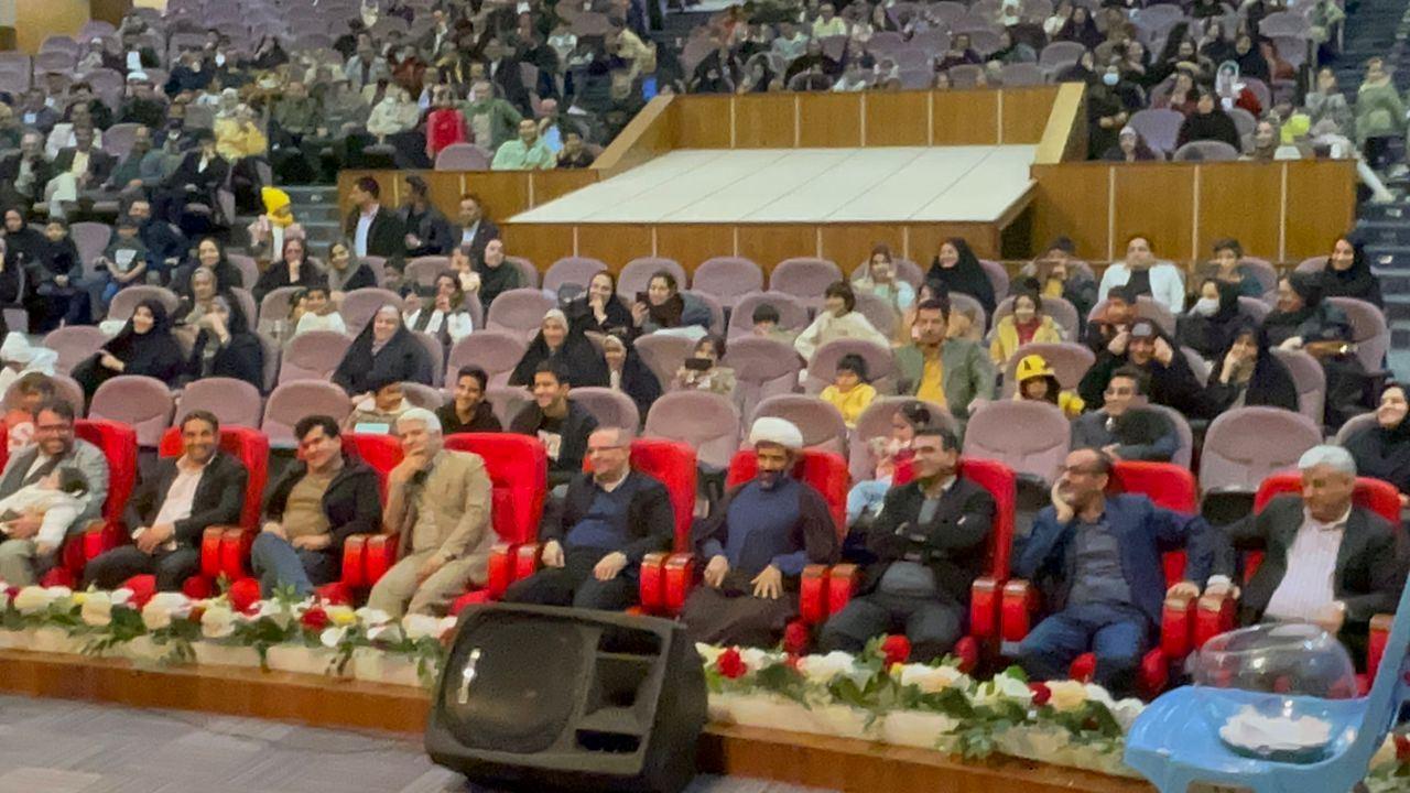 جشن بزرگ «خانواده دانشگاه یاسوج» به مناسبت میلاد حضرت علی (ع) برگزار شد / خبر خوش رییس دانشگاه درباره ترمیم حقوق کارکنان و اساتید